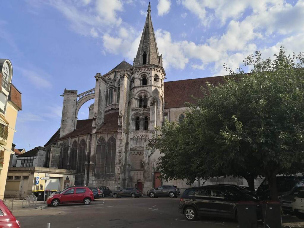Clos St Eusèbe Appartement Cœur de ville - Hôtels à Auxerre