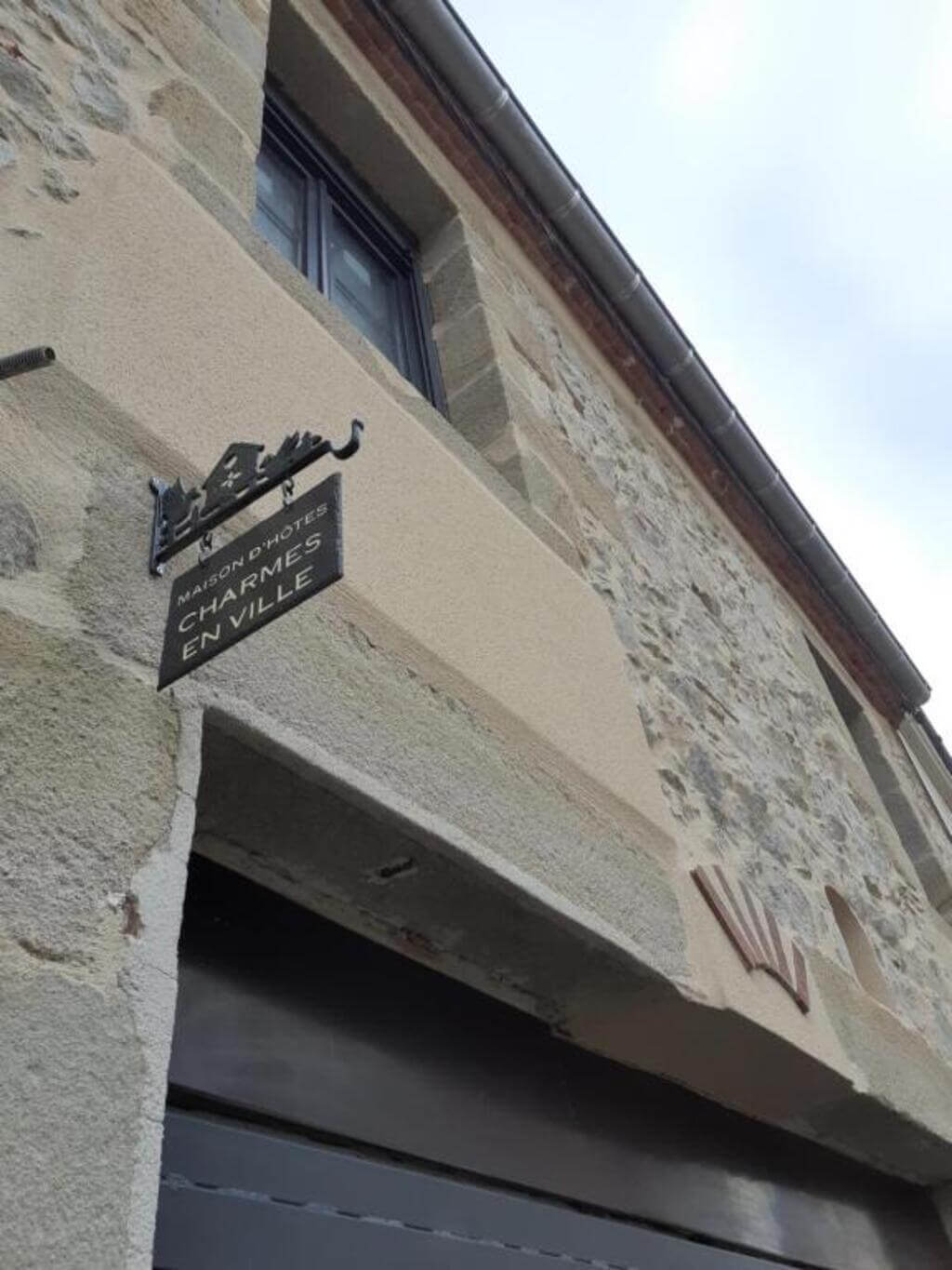  Maison d’hôtes CHARMES EN VILLE - Hôtels à Montluçon