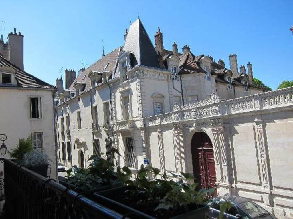 Hotel Le Jacquemart - Hôtels à Dijon 